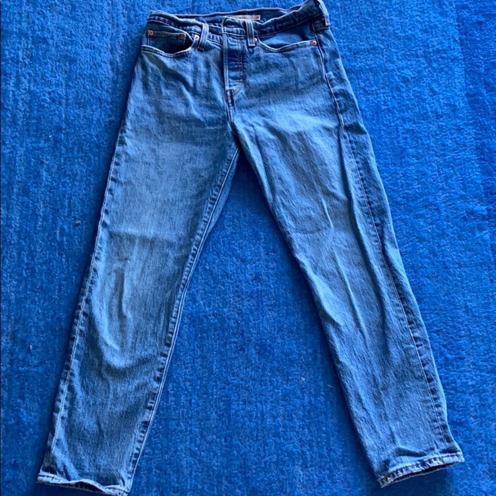 Levi’s High Rise Button Fly Wedgie Jeans 28